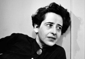 Αυτό το συνεχές ψέμα αποσκοπεί στο να μη πιστεύει τίποτα κανείς πια τίποτα…